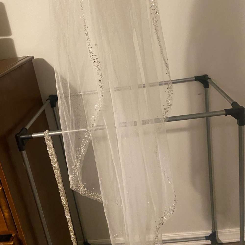 Beautiful Crystal and pearl wedding veil and belt  for sale